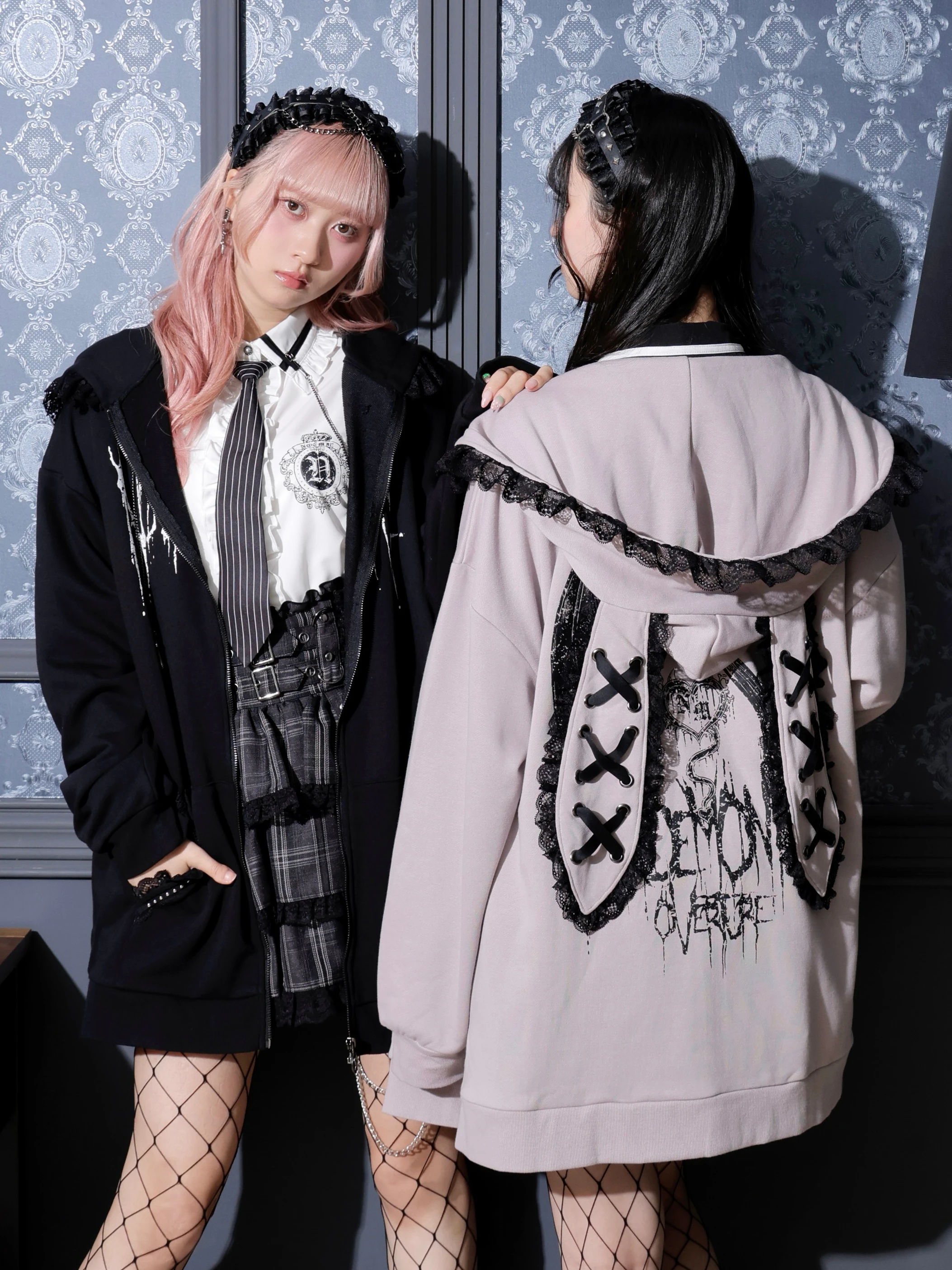 うさ耳フリルレースアップ裏毛ジップパーカー（パーカー｜ピンク・黒