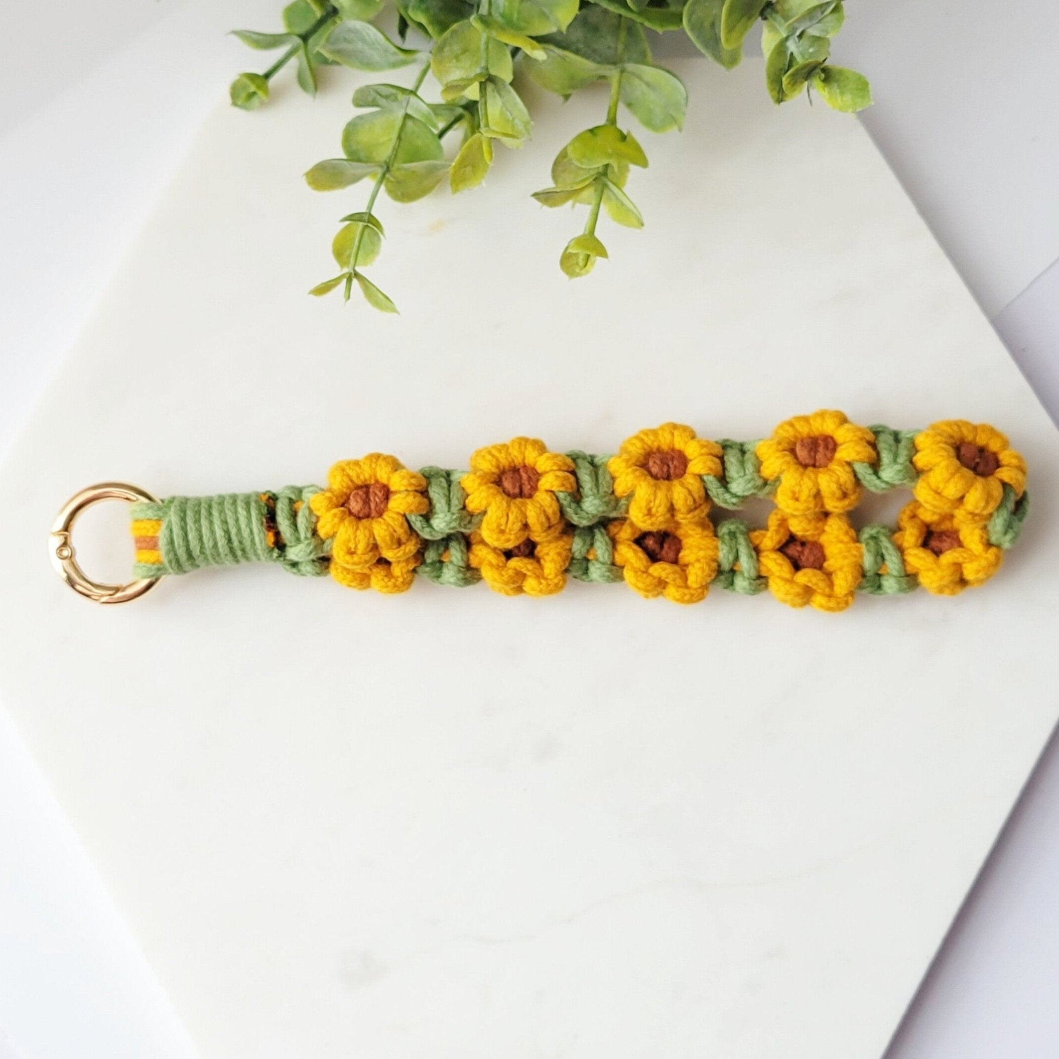Green and Sunflower Yellow Flower Macrame Wristlet Keychain – Ivy Lee