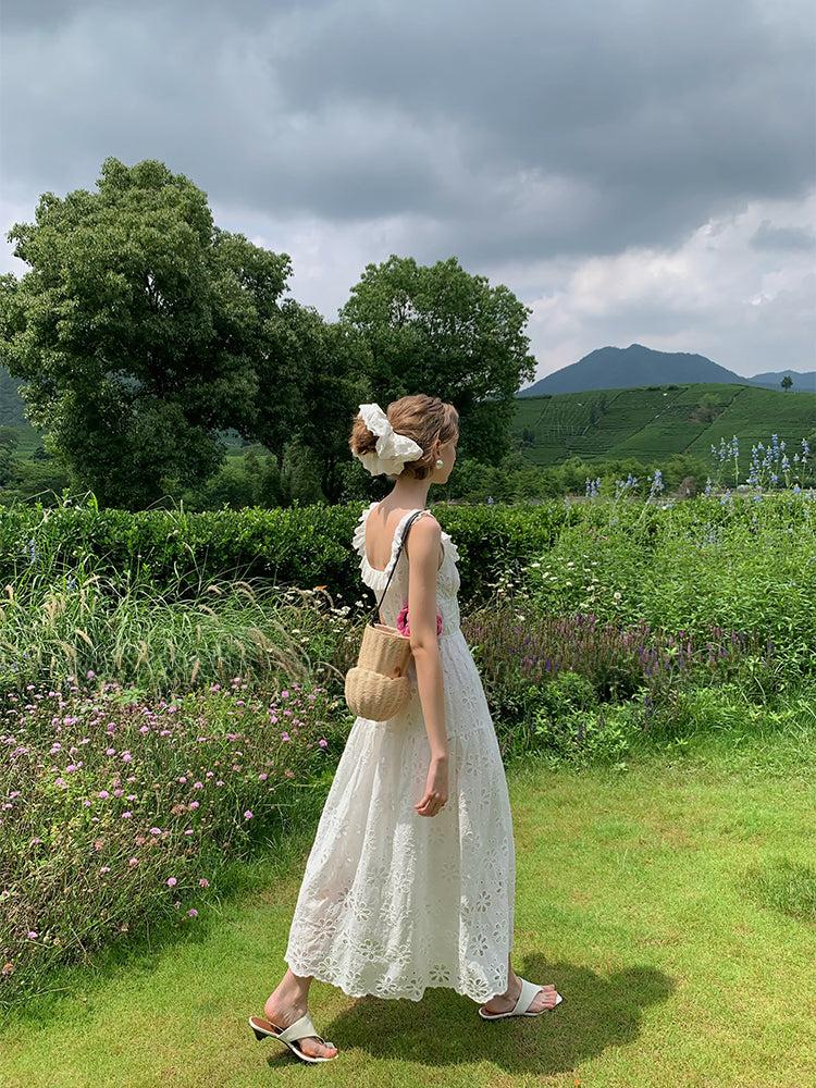 ミニフリルラウンドネック レースパンチング 白ワンピース – Jasmine