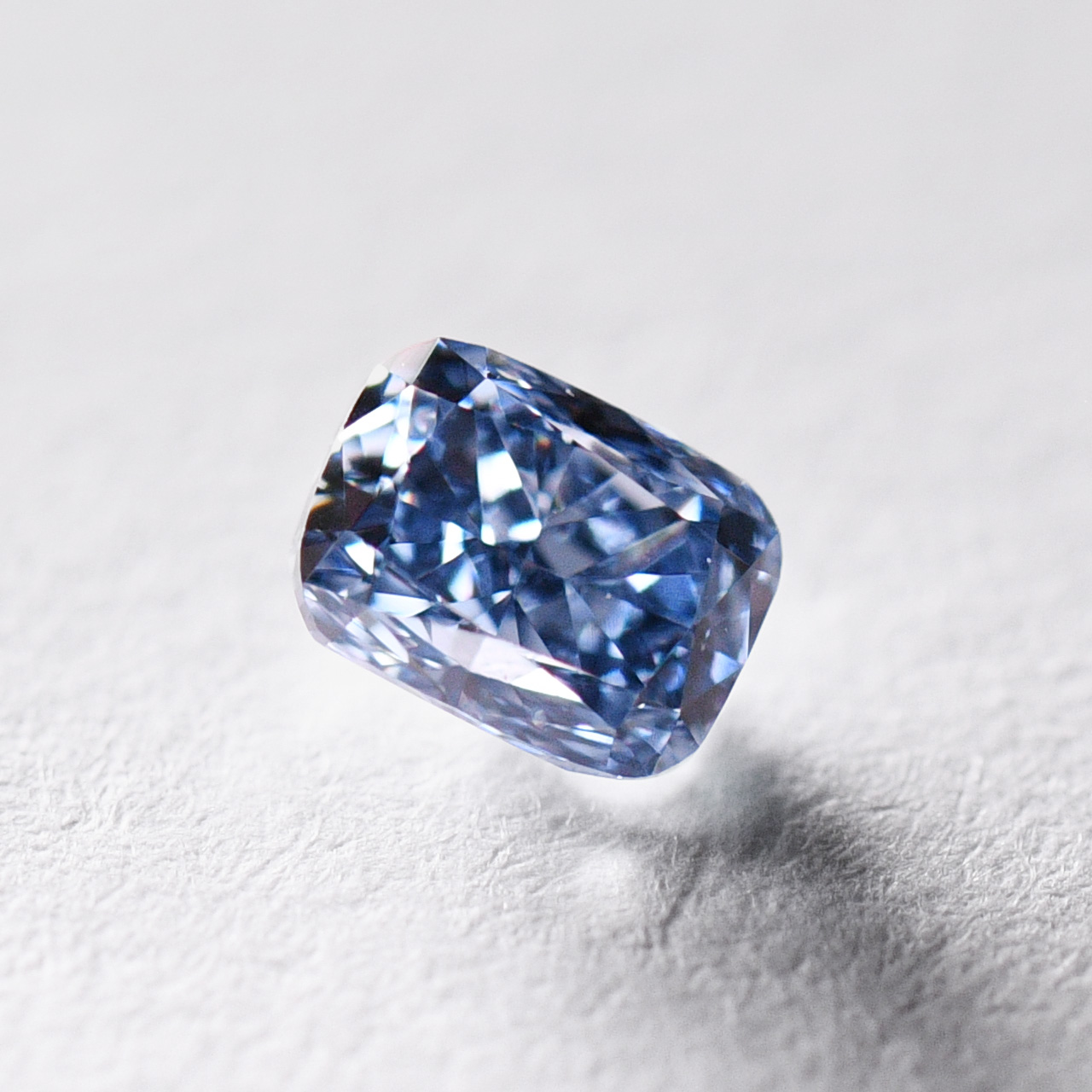 ブルーダイヤモンドルース‐0.21ct, Fancy Vivid Blue, VS-2, Cushion