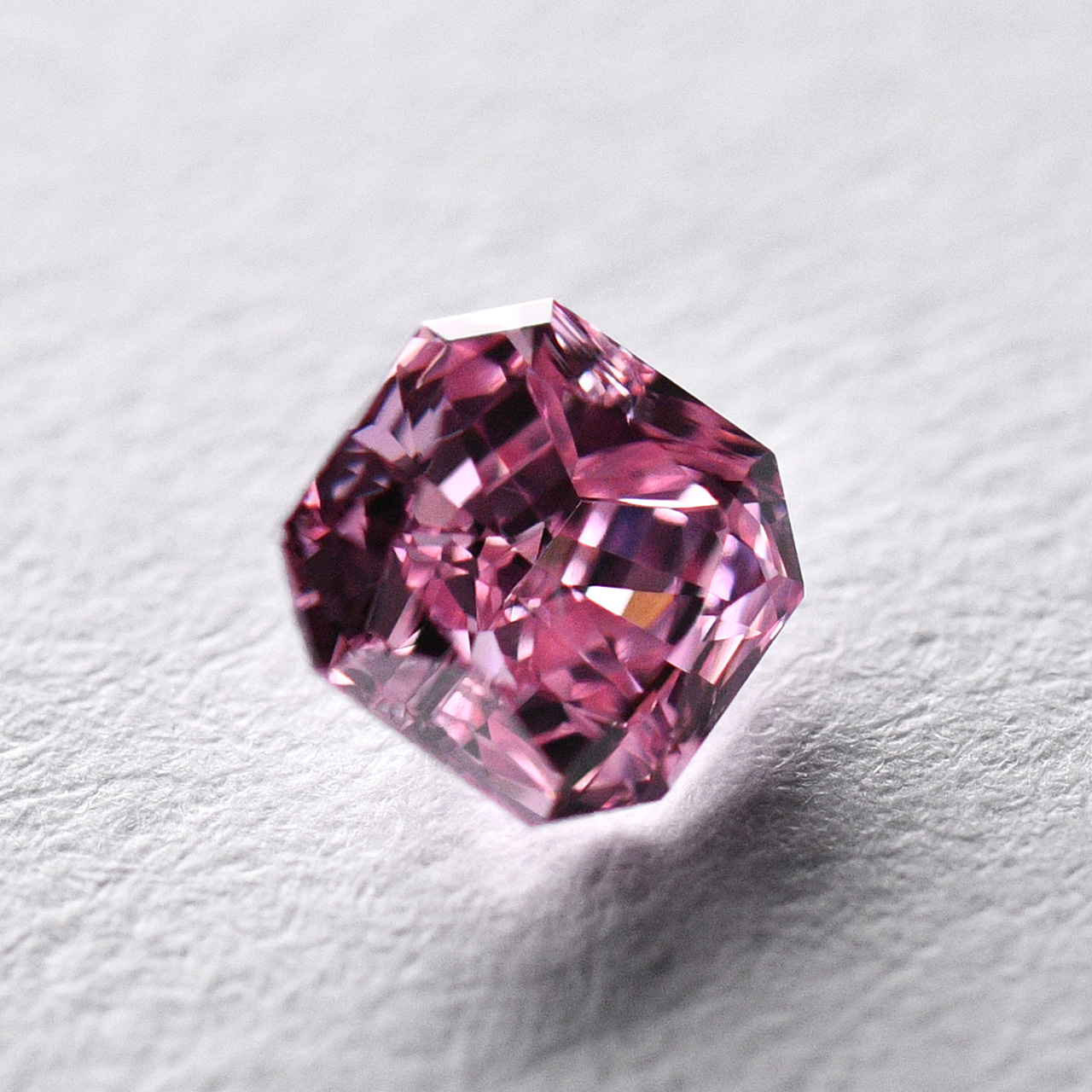 庶民から生まれたシンデレラの様な1石｜天然ピンクダイヤモンドルース