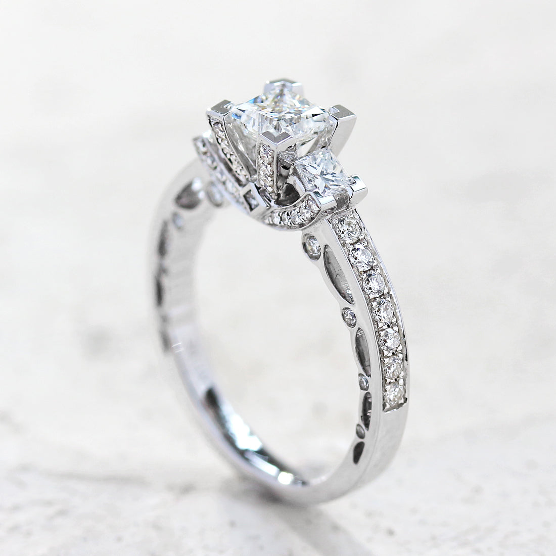 プリンセスカットダイヤモンドリング WG – JaMais Jewelry