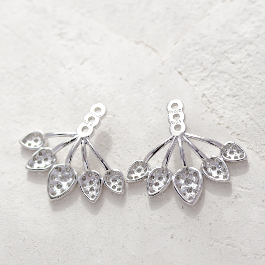 Petal -ペタル- ダイヤモンドピアスチャーム PT – JaMais Jewelry