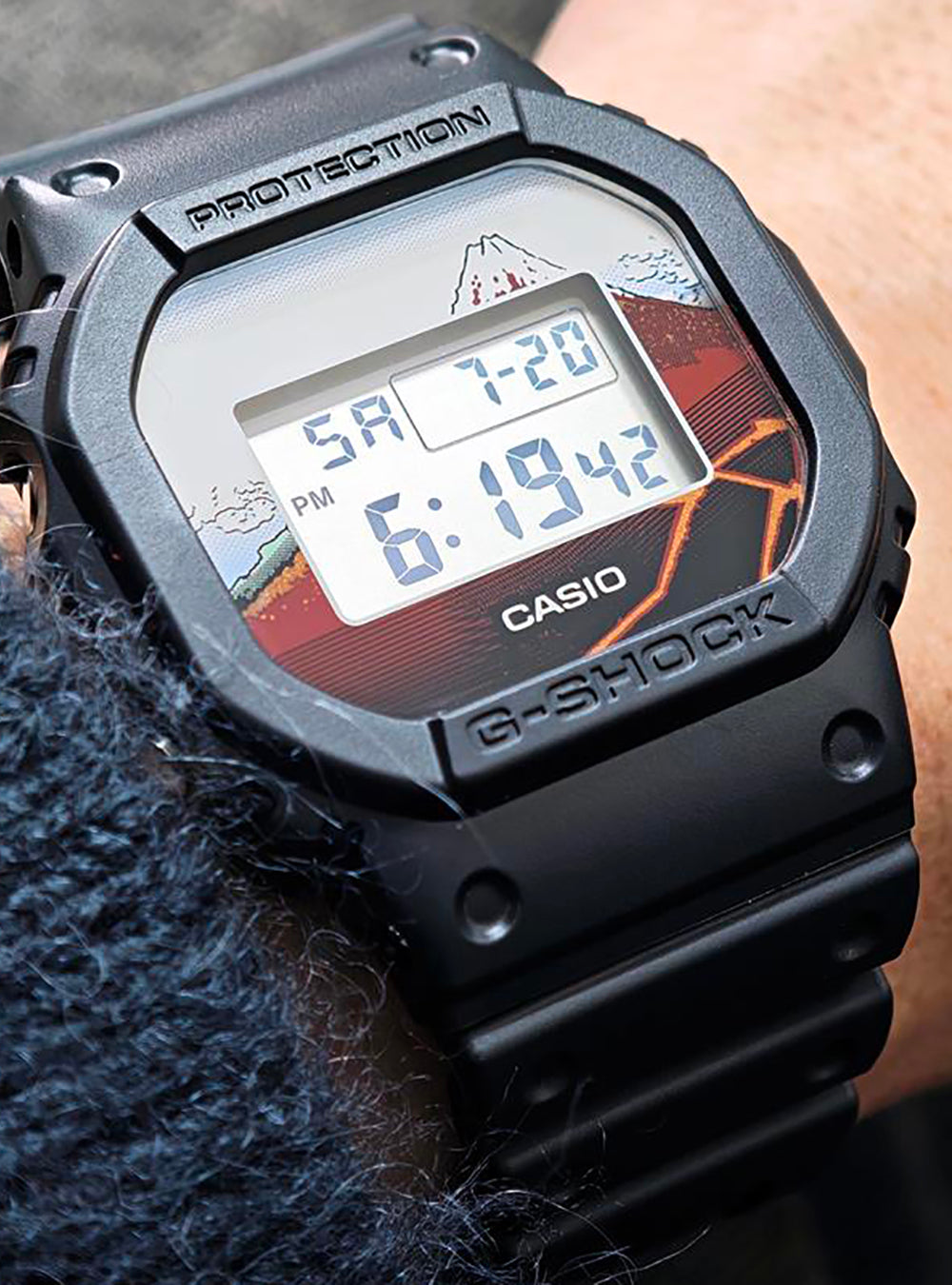 CASIO WATCH G-SHOCK HOKUSAI KATSUSHIKA DIGITAL 5600 SERIES DW-5600