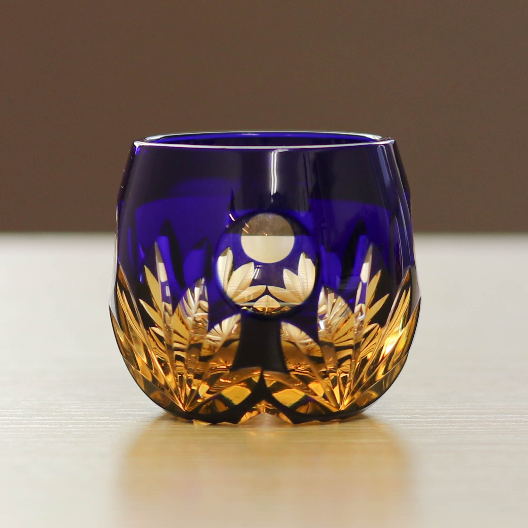 江戸切子 樽型ぐい呑み｜朧月｜瑠璃｜山田硝子