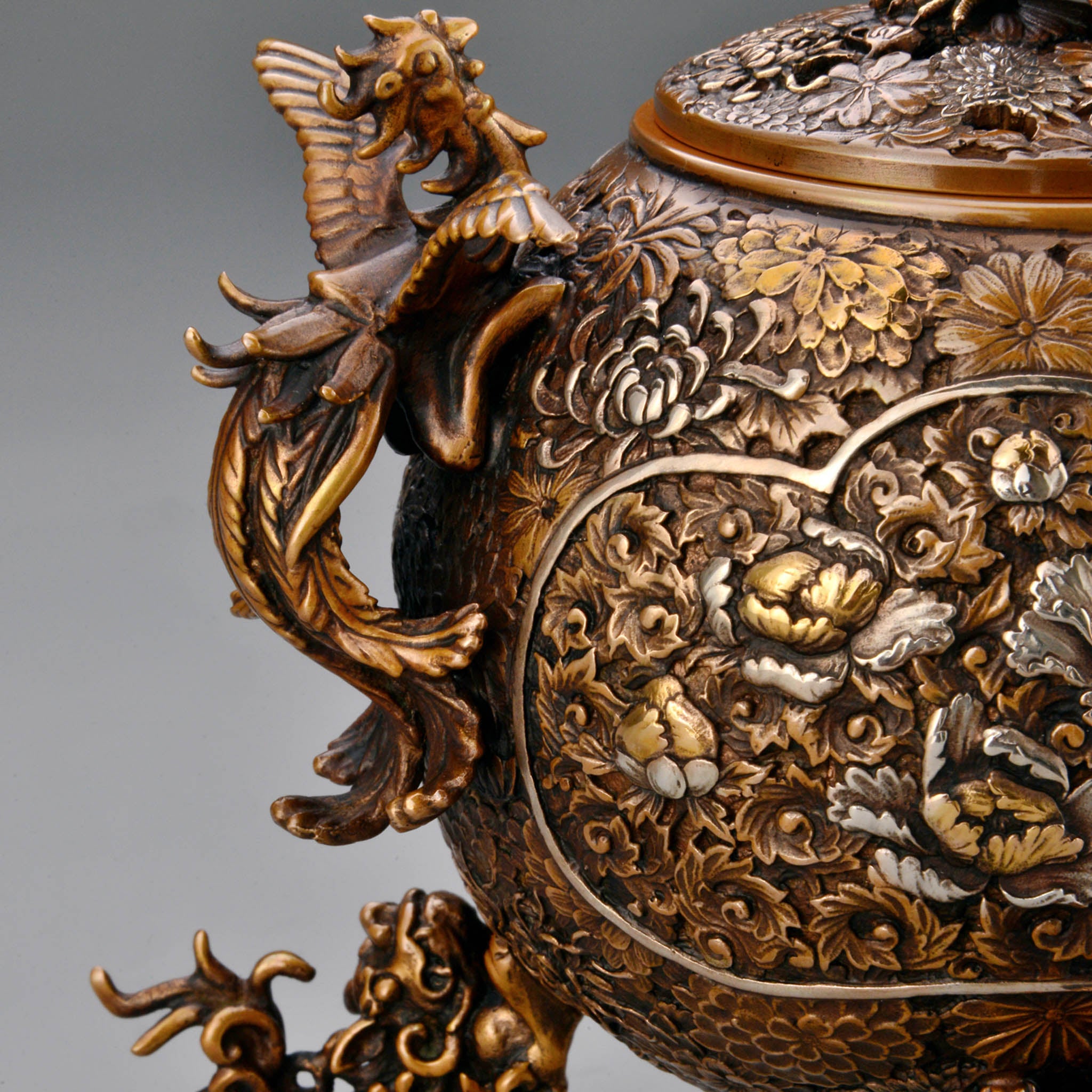 董芸】高岡銅器 名匠 晃真 作 銅製 孔雀摘龍耳鶴足 香炉 高岡銅器 香炉