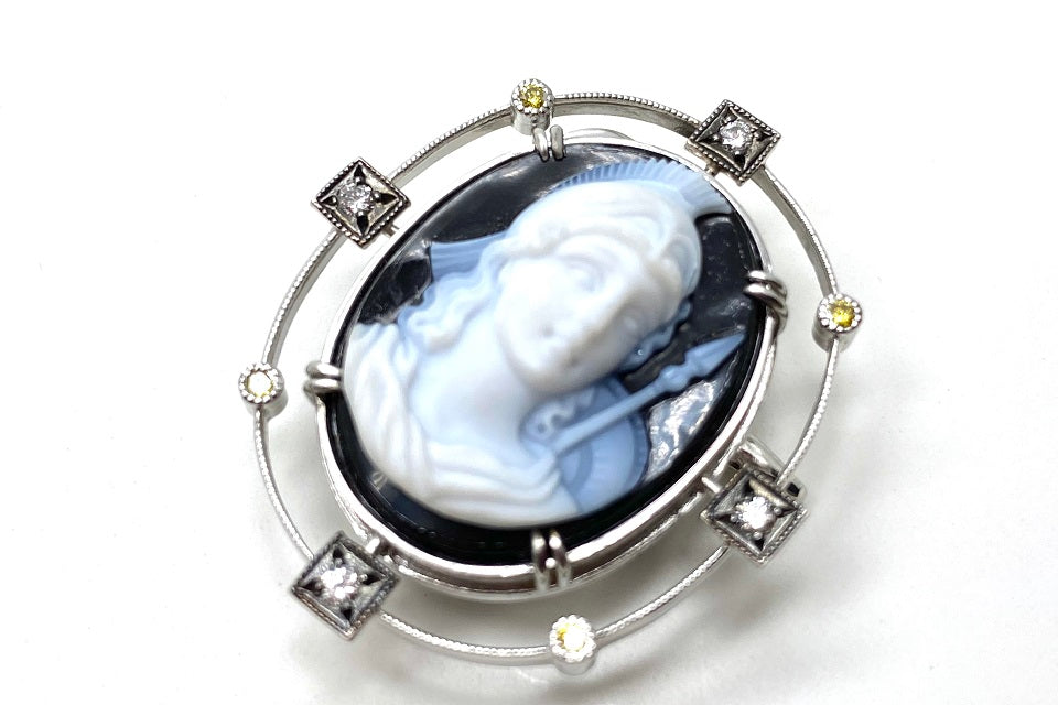 Susanne Ostgen 【スザンナ オスティジェーン】 K18WGストーンカメオ