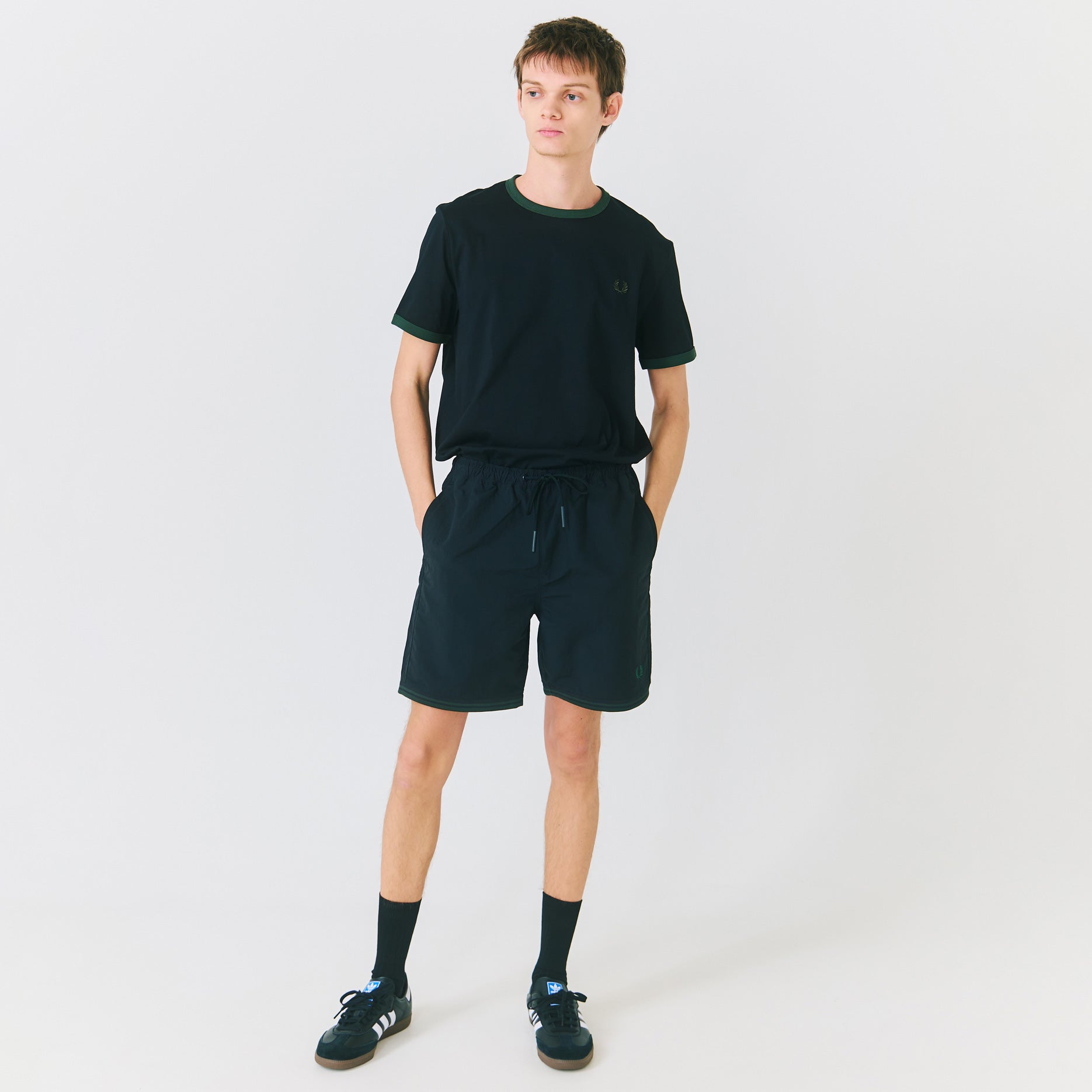 FRED PERRY [フレッドペリー] 別注 ワンポイントロゴ刺繍ショート