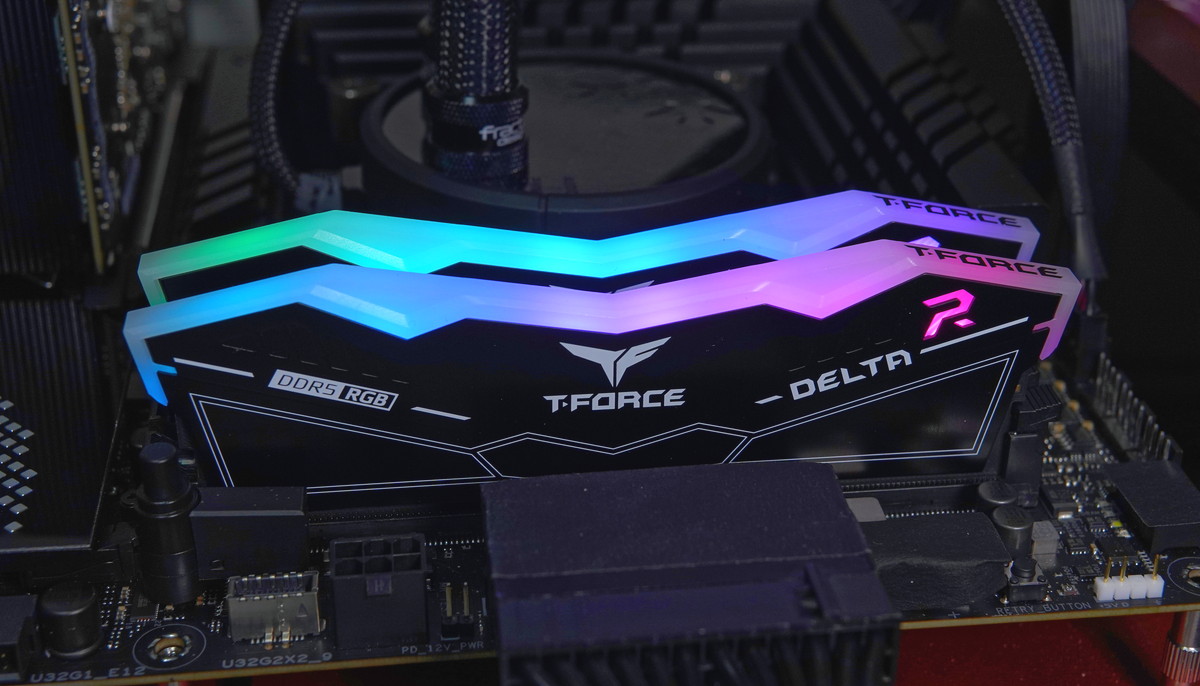 Team T-FORCE DELTA RGB DDR5」をレビュー。6400MHz XMPのメモリOCを