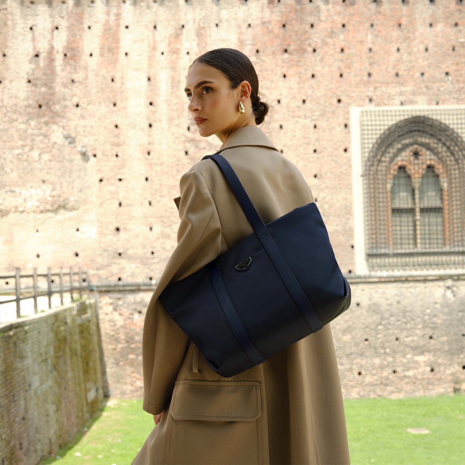 チェレステ ナイロン トート (ミディアム)