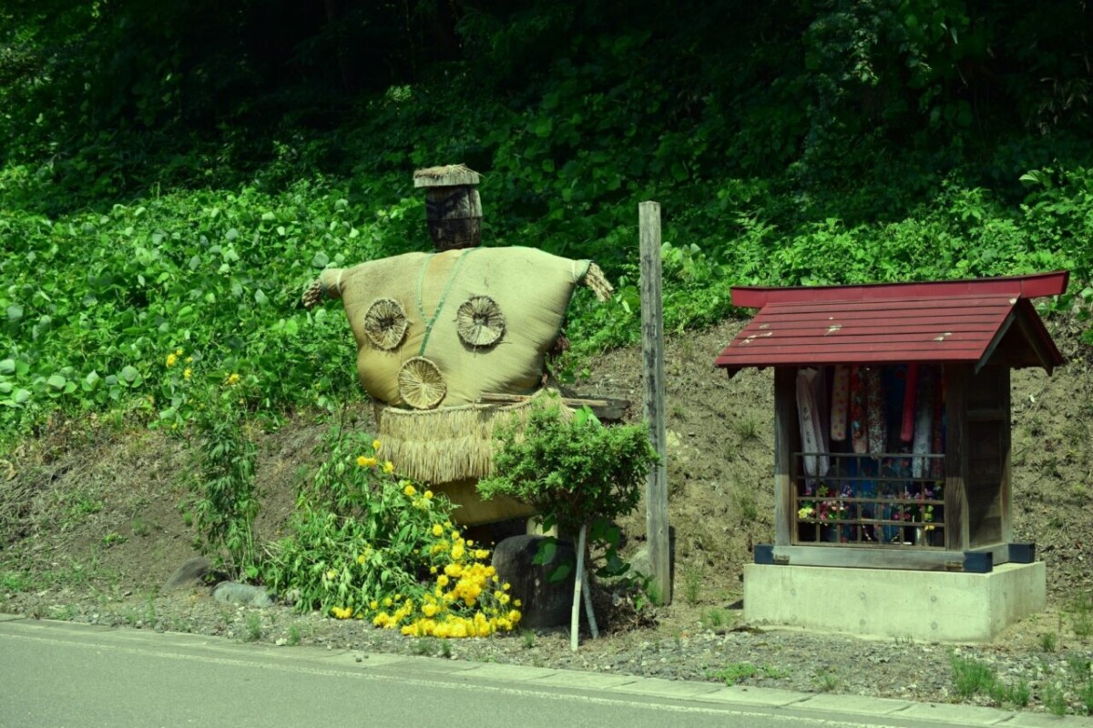 秋田県】鹿島様とは？秋田県に伝わる人形道祖神信仰を詳しく解説