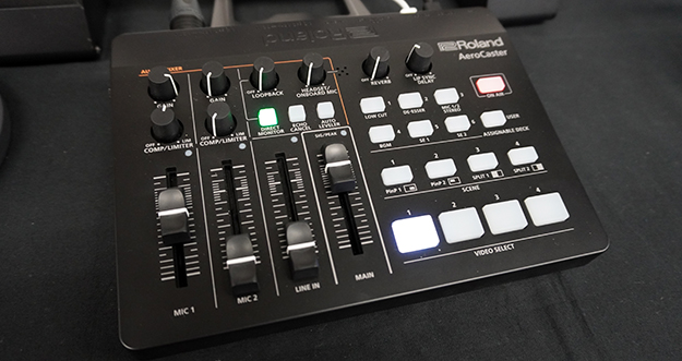 ローランド、新ライブ配信システム「Aero Caster」発表。スマホ最大4台