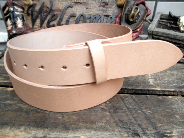 栃木レザーベルト 【ヌメ革】【生成】サドルレザー45mm／付属