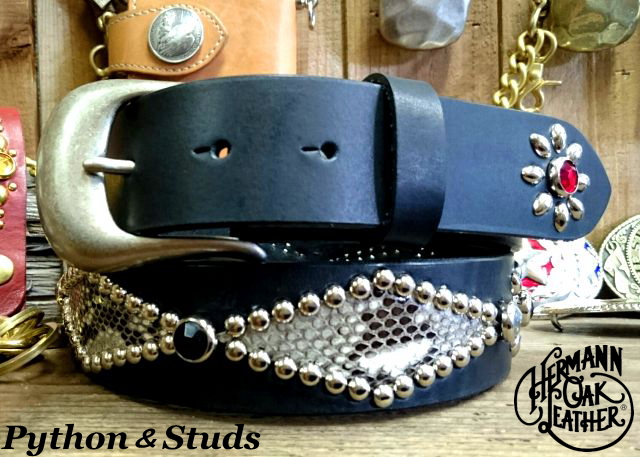 パイソン＆フラワースタッズベルト 【ブラック】