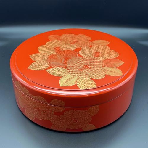 輪島塗 茶櫃 –椿の点彫り沈金仕上げ- [内黒色/外朱色]｜輪島市の輪島塗