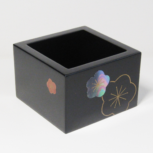 輪島塗 一合枡 -梅の蒔絵仕上げ- [黒色] 螺鈿(ラデン)入り｜輪島市の