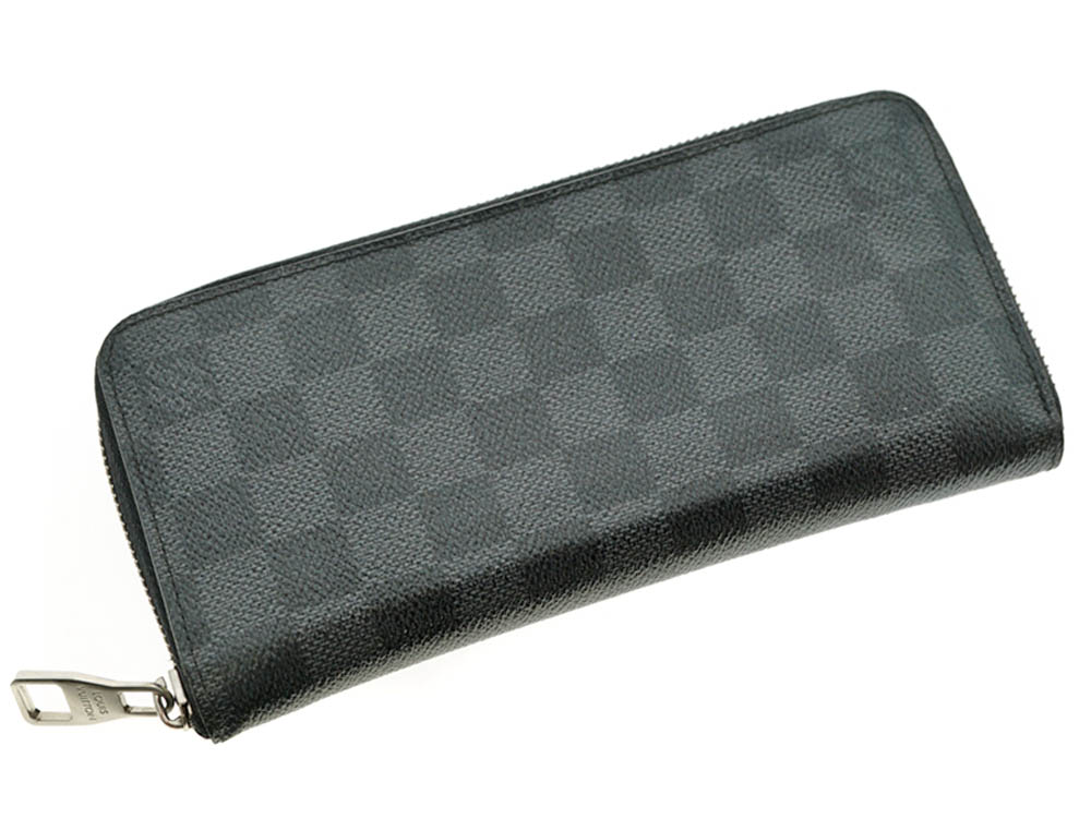 ヴィトンのダミエグラフィット。人気ラウンドファスナー財布の買取価格