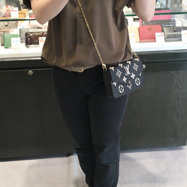 ルイ・ヴィトン】ポシェット・フェリシーの収納力・使い勝手の