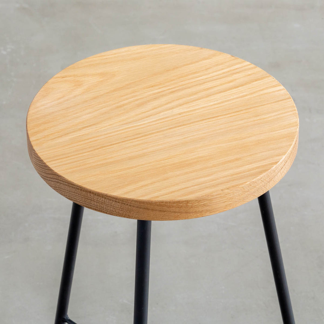 Natural - Craft アイアン スツール オーク無垢材 – KANADEMONO