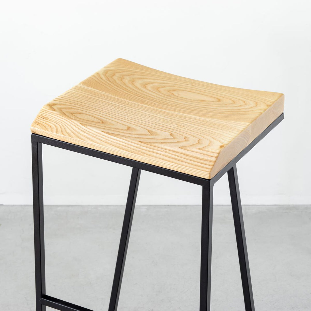 Novelty - Simple ハイスツール アッシュ無垢材 – KANADEMONO
