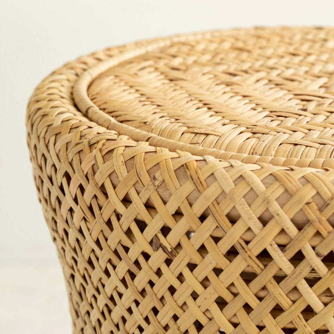 Eco × Natural 丸みの美しい ラタンスツール – KANADEMONO