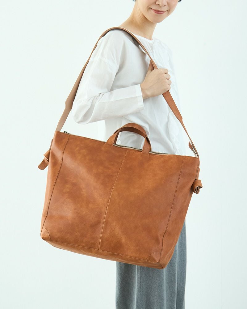 浅草発！Kanmiの上質レザーアイテムで通勤も普段使いも楽しく。両手が