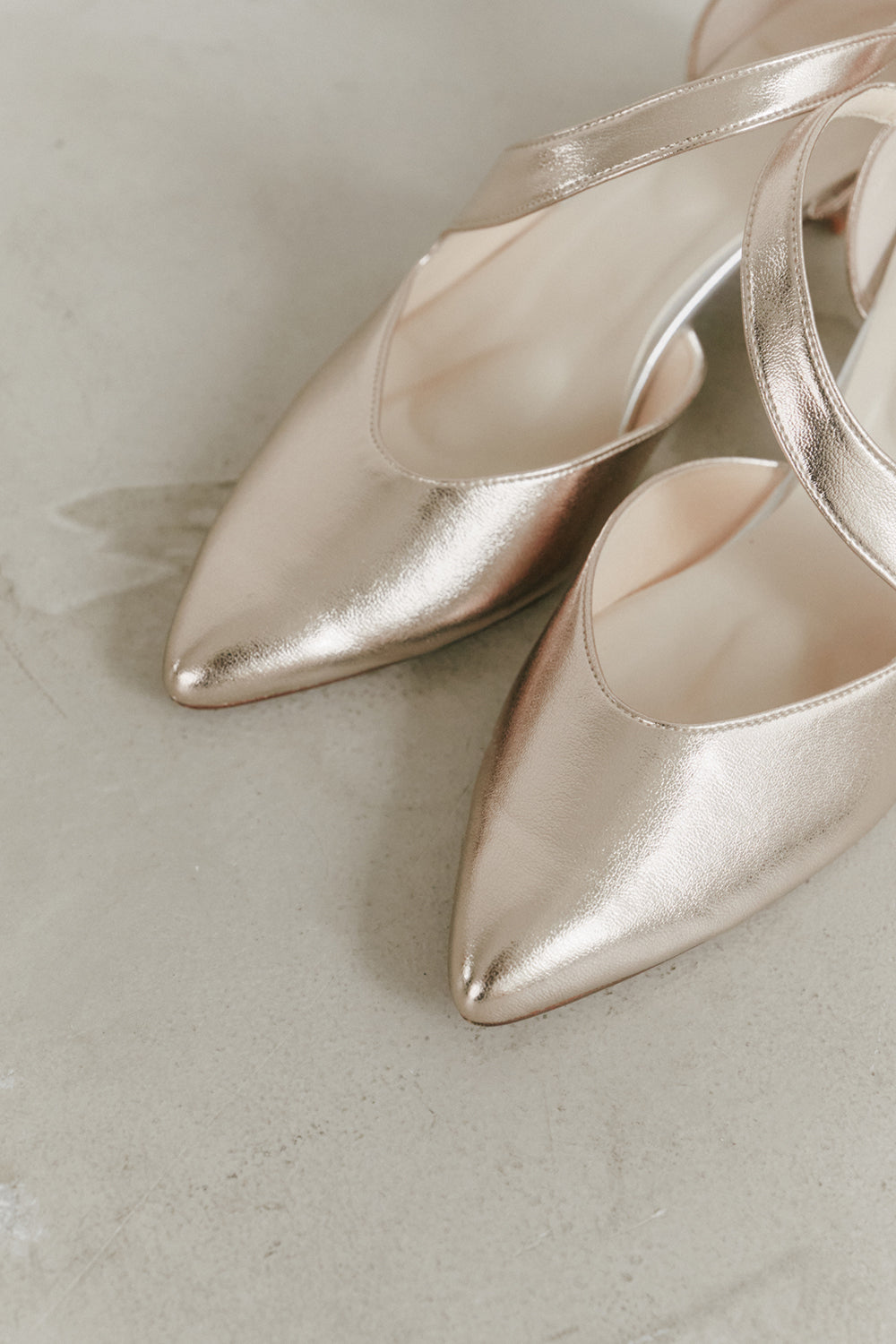 kaene公式オンラインストア アシメストラップパンプス / 050018 結婚式