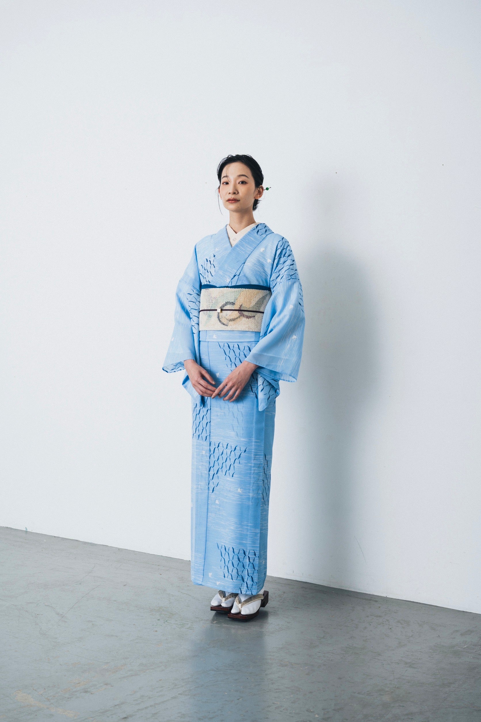 東レシルック 縞紗小紋 kifkif 「千鳥」 空色 【洗える夏きもの