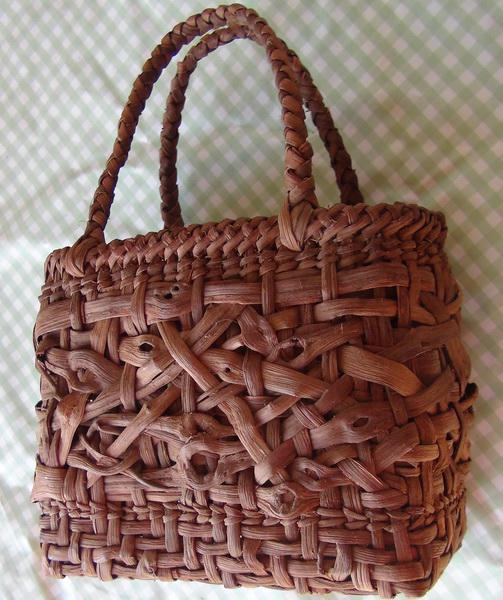 2025年山ぶどう蔓採取体験とかご編み講習 | ちいくろ工房