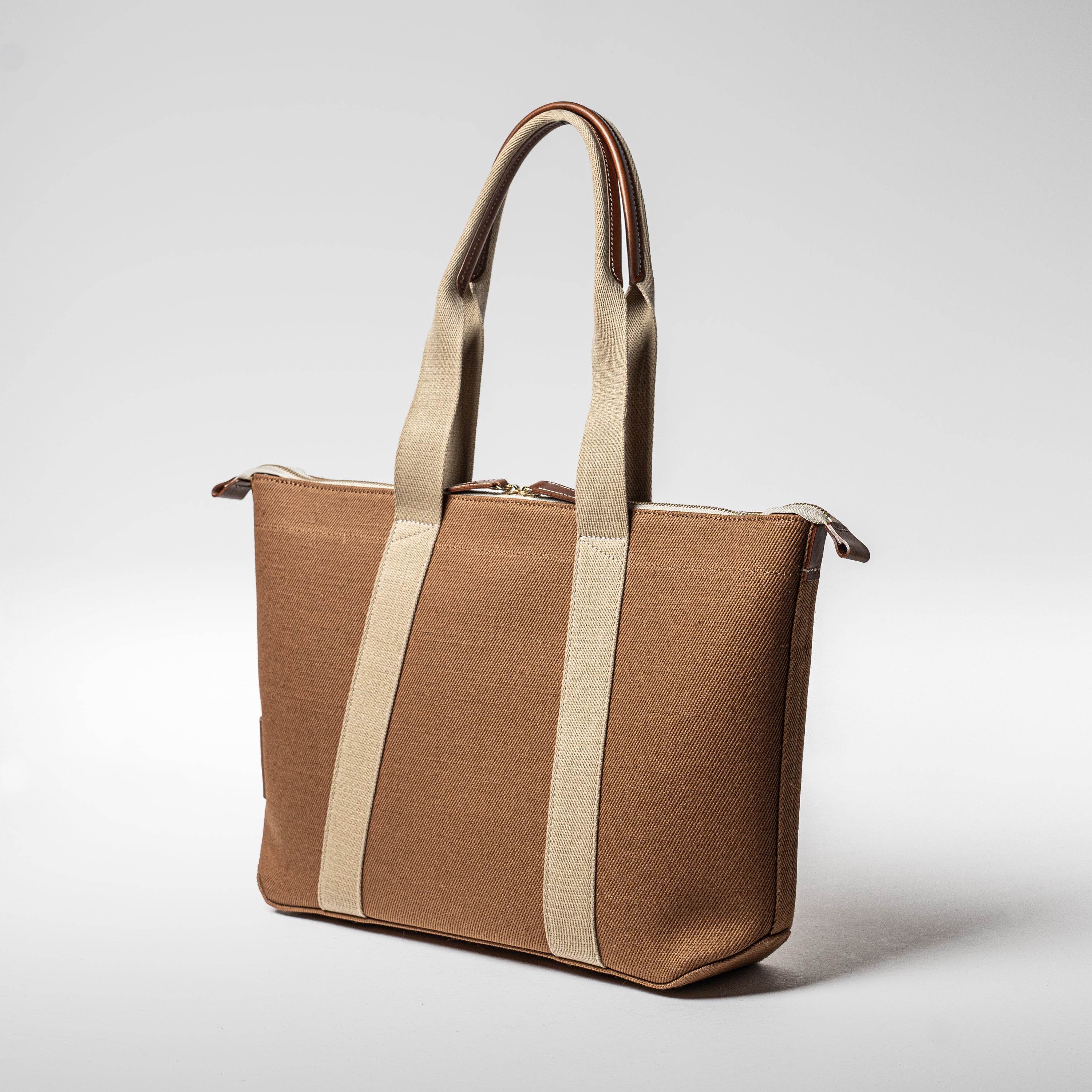 倉敷の綿麻帆布とヌメ革で仕立てた 丈夫で軽量なトートA4 ＜キャメル