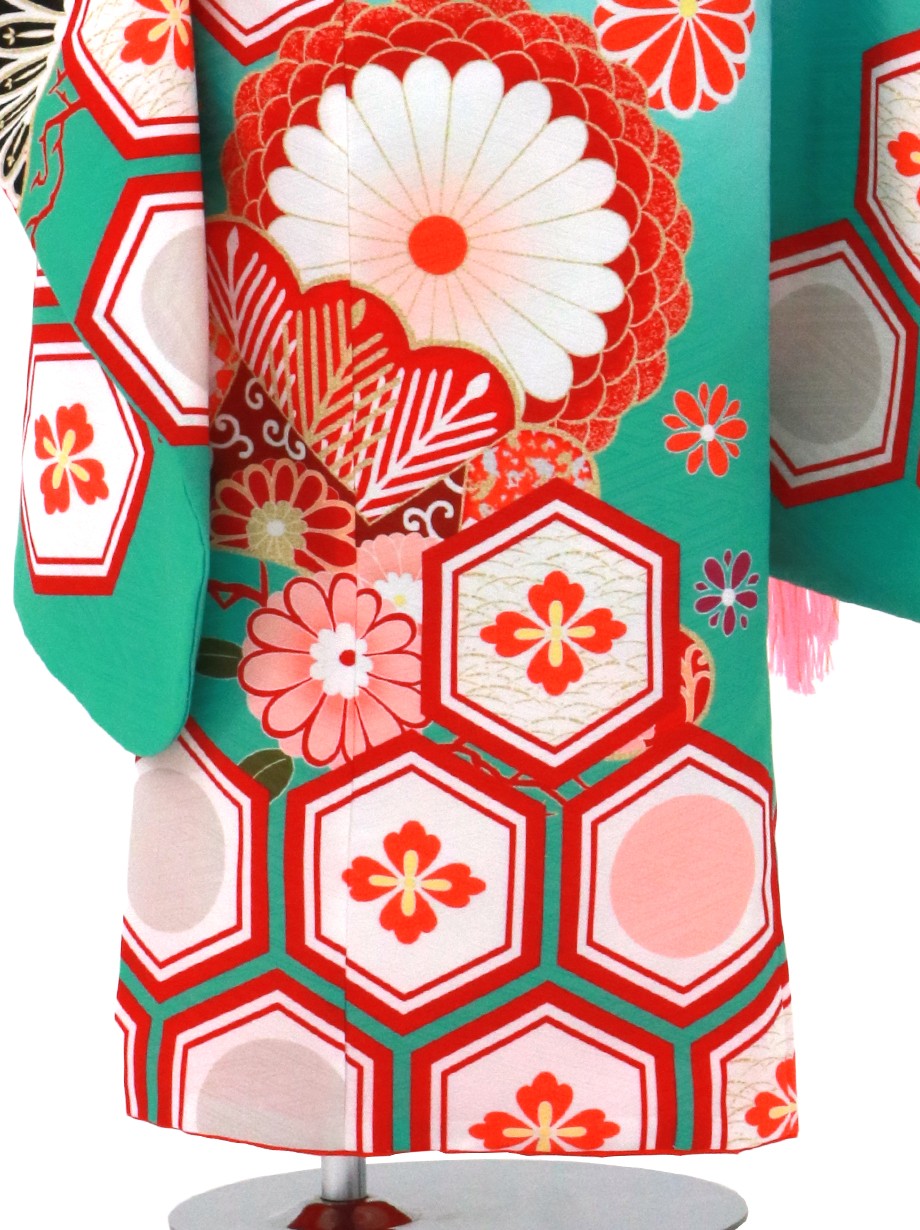 水色とグリーンのグラデーションに菊と亀甲花菱文の着物／七五三・七歳