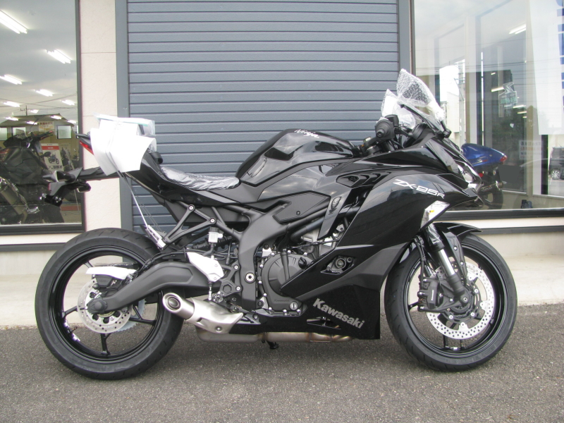 新車 カワサキ Ninja ZX－25R（ZX25R） ブラック