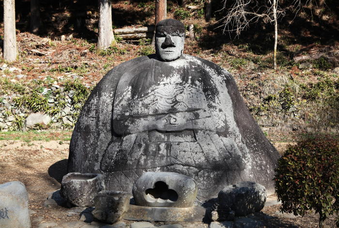 万治（まんじ）の石仏