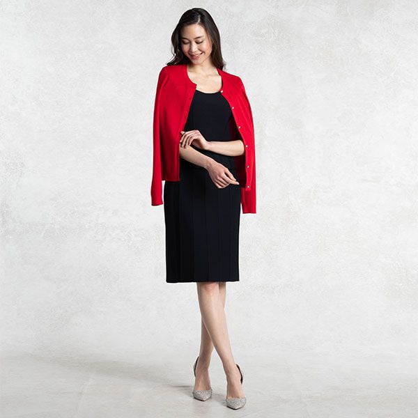 洗えるニット】ブラック タッキングニットワンピース– kay me