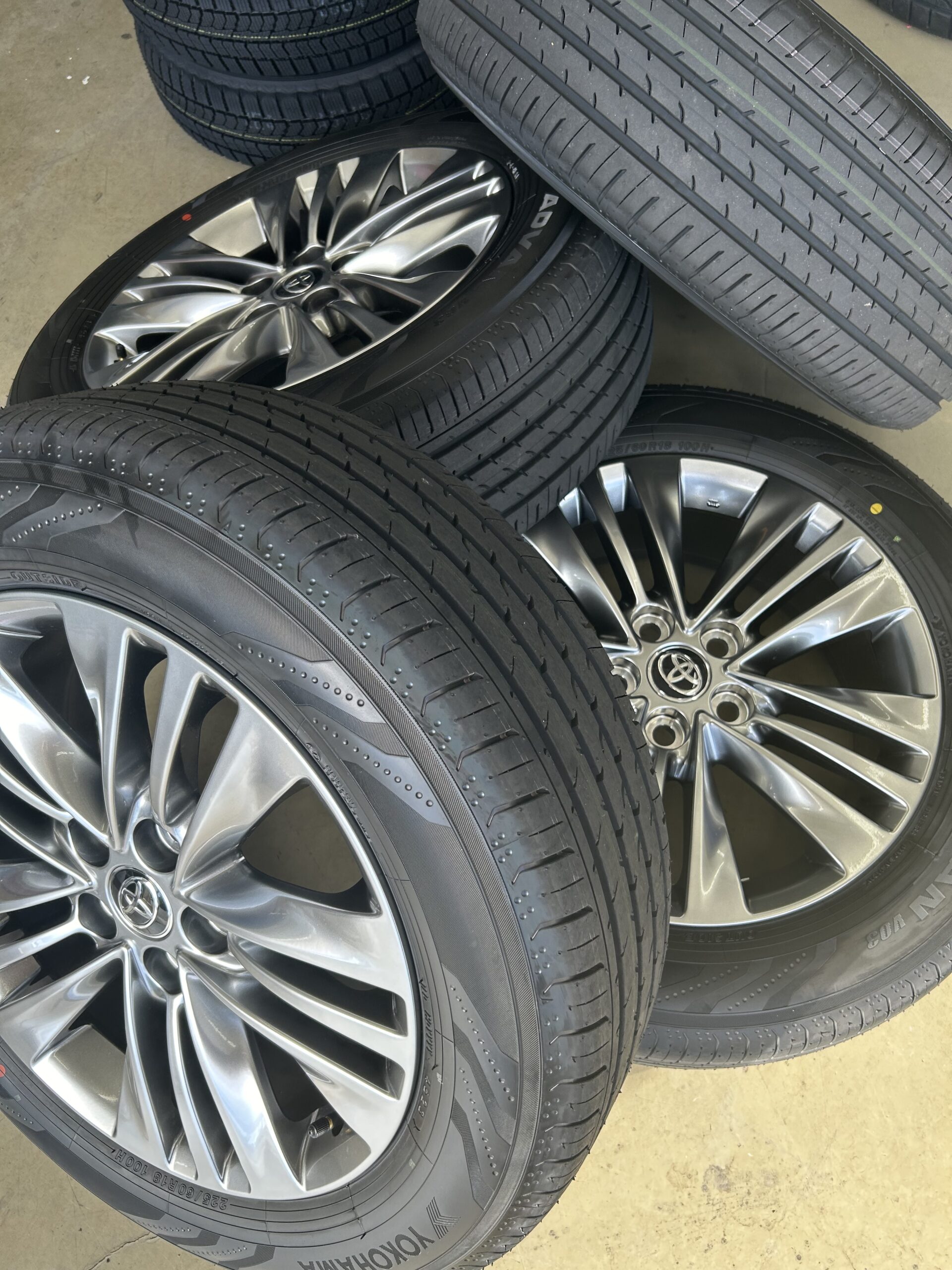 40系アルファード Z 純正アルミホイールセット 18インチ 60,000円以上