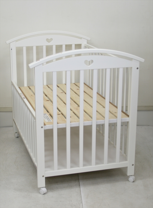 A型ファミーユ ホワイト 白 サワベビー製ベビーベッド 000GGO | キッズ