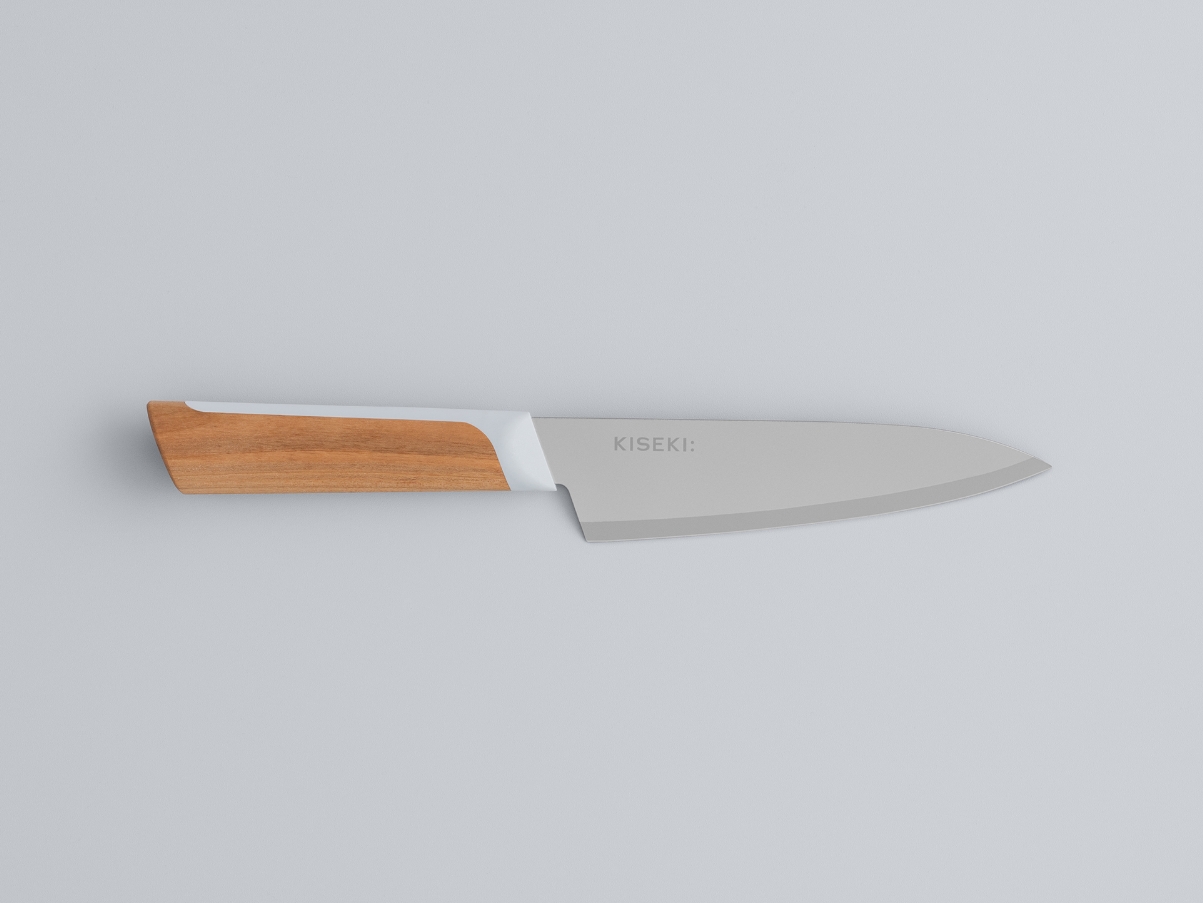 料理人が驚いた「おいしい切れ味」を、ご家庭でも使いやすい三徳包丁で。