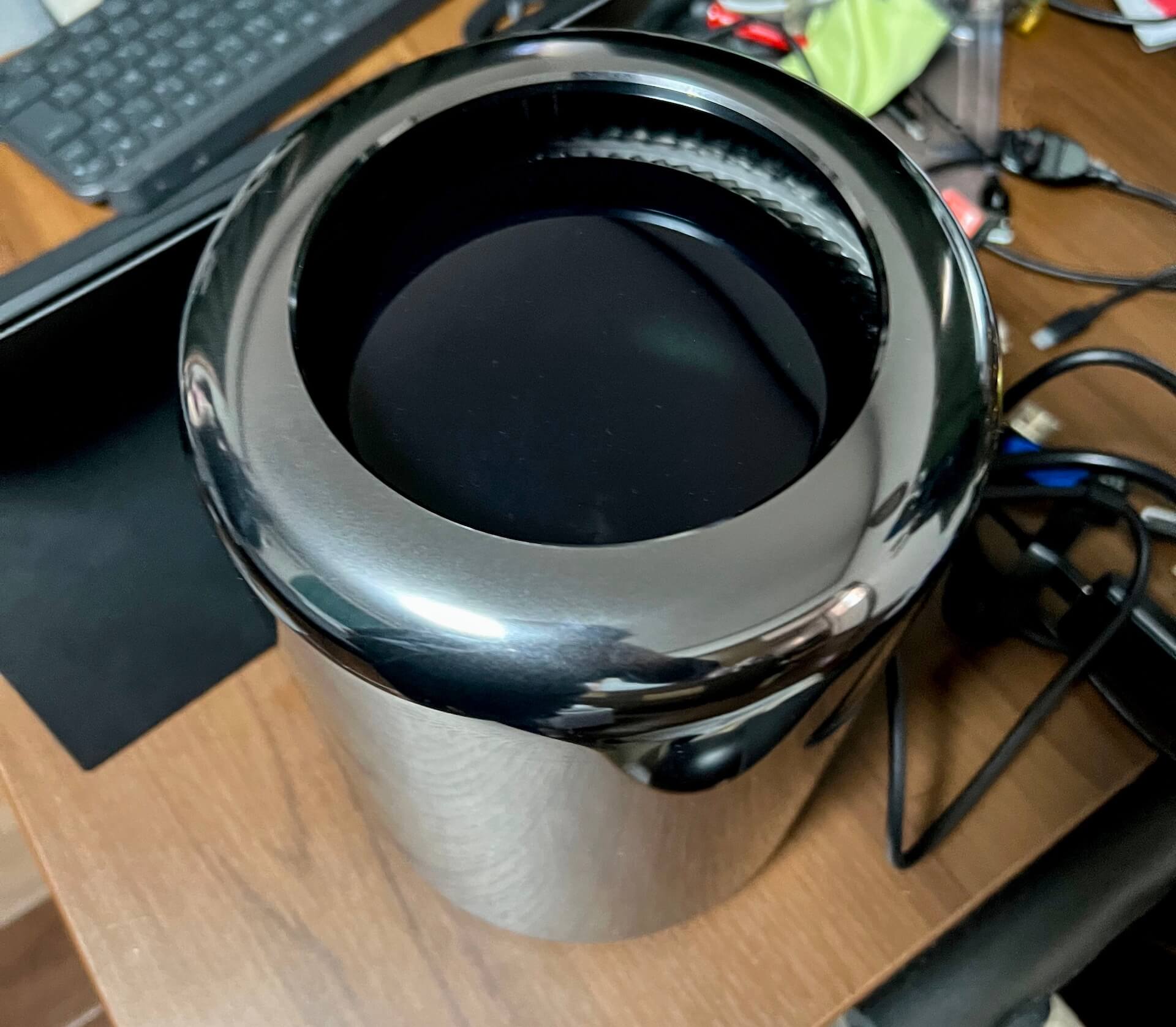 壺】Mac Pro 2013 (Late)今更買いました【ゴミ箱】 | Kixiの雑記帳