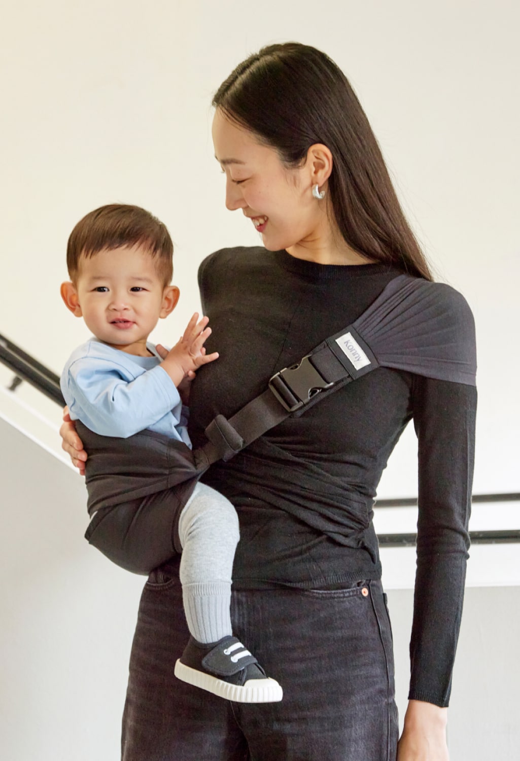 コニー安心ヒップシート 抱っこ紐 | 2枚のシートで安定感抜群。生後6