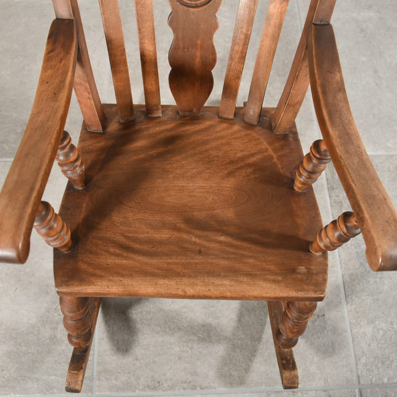 カントリーアンティークのロッキングチェア – 神戸アンティークウェア