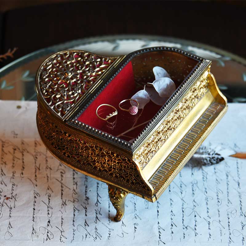 オルゴール付き ピアノモチーフジュエリーボックス /OBJ-128 – 神戸