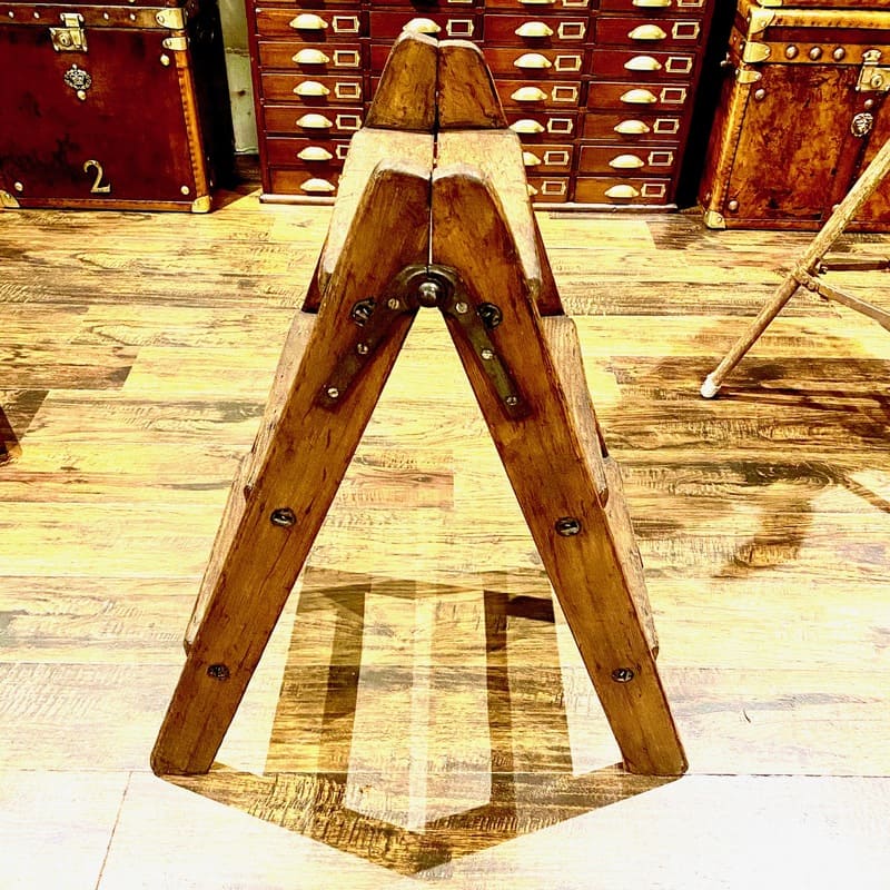 まだまだ現役で使える頑丈なステップラダー – 神戸アンティークウェア