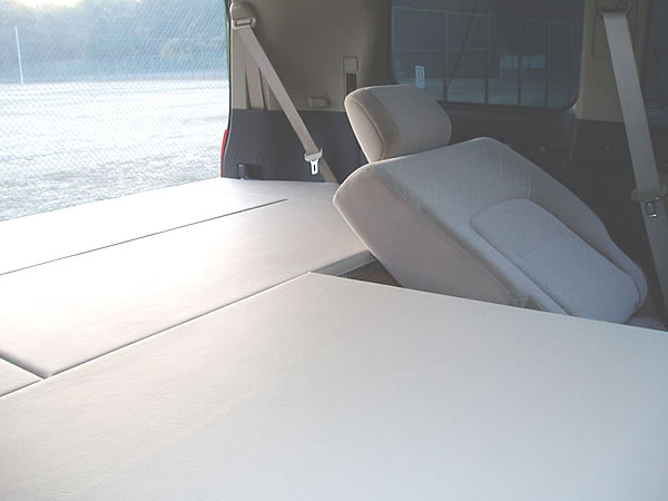 ランクル200 サードシートレス仕様 | 工房リンクス・ベットキット