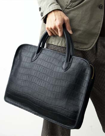 再入荷】 Felisi [フェリージ] クロコダイル型押しレザーブリーフ