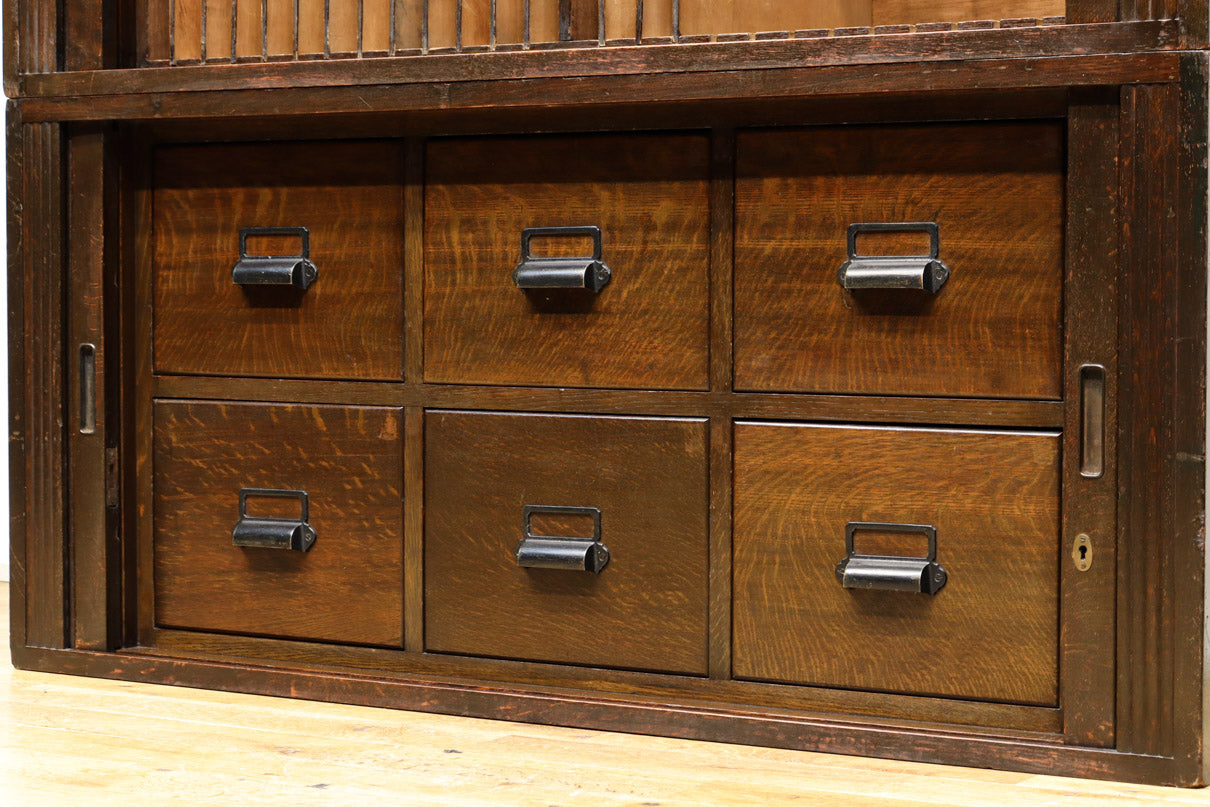 上質な造りにレトロ感漂う蛇腹戸造りの収納箪笥 BB2676 – 古福庵