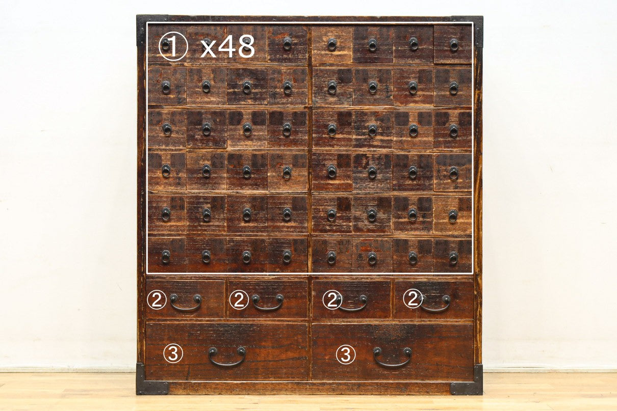 味わいを増した柔らかな風合いが歴史を感じさせる総桐薬箪笥 BB2871