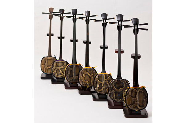 三線（さんしん）の特徴 や歴史- KOGEI JAPAN（コウゲイジャパン）