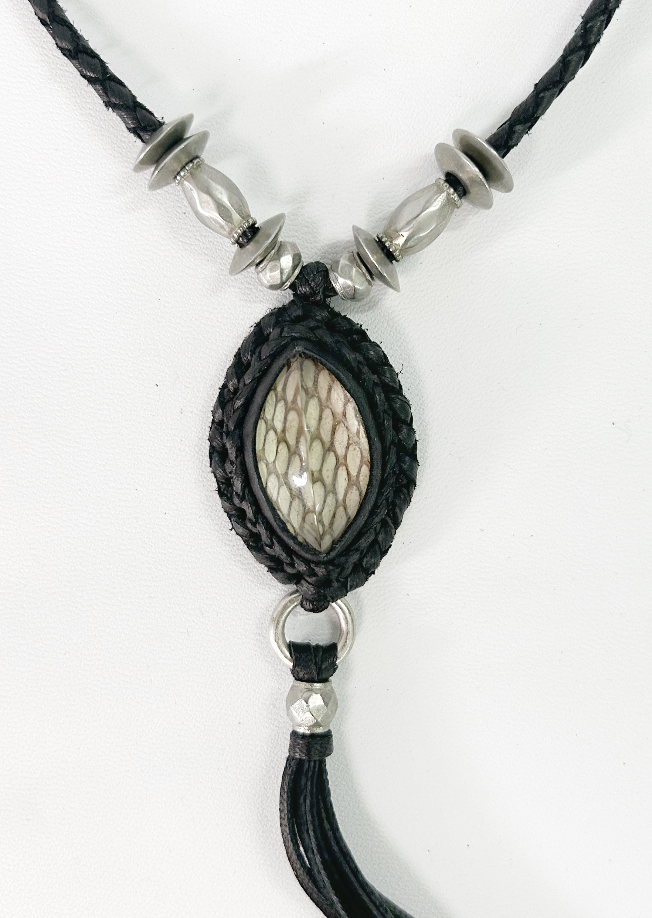 KMRii ケムリ Serpent Killer Necklace – KMRii OFFICIAL ONLINE STORE