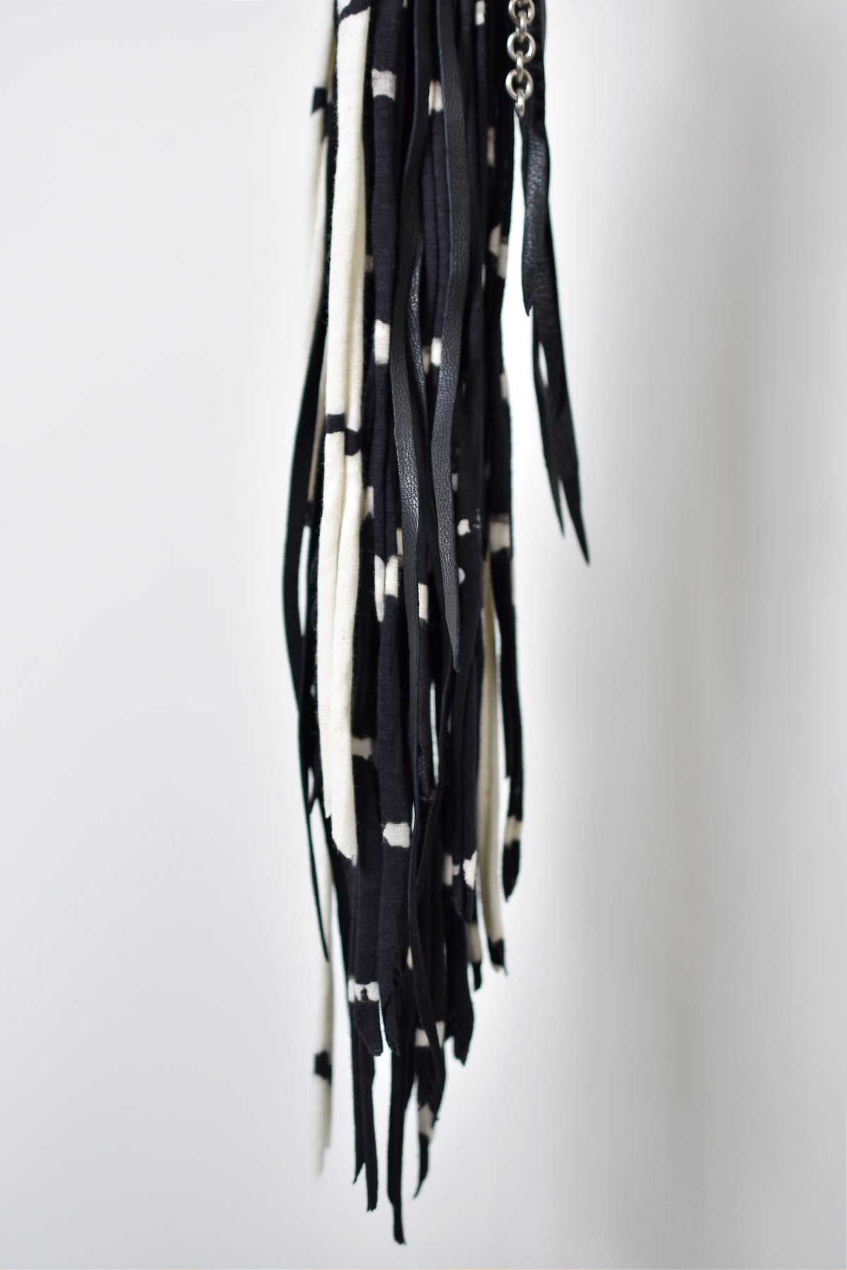 KMRii ケムリ Feather Hook 09 フェザー フック レザー 小物