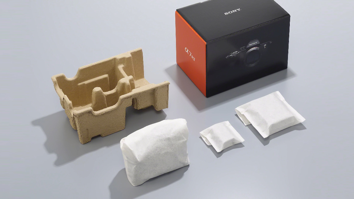 デジタル一眼カメラ「α7R V」の付属品は何が入ってる？日本のソニー